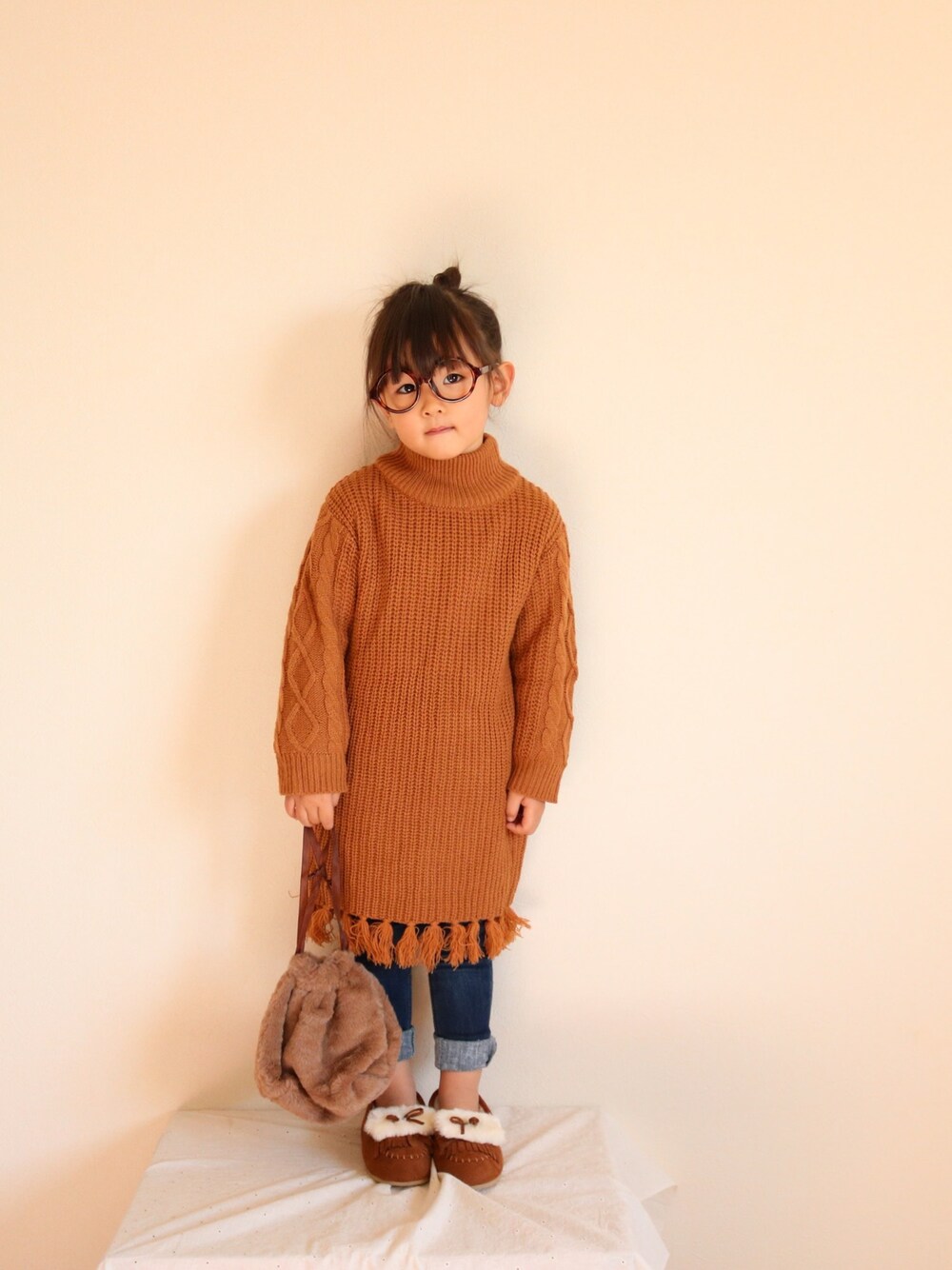 「おしゃれさんと繋がりたい、ゆるコーデ、韓国子供服、おんなのこ、3歳、キッズコーデ、キッズファッション、キッズ、kids、プチプラ」｜「Birthdayのアイテム（ニット/セーター、ブラウン系）」を使った、yukiさん（キッズ・120cm）の春コーディネートの1枚目の写真