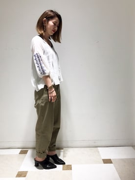 「アイテム（ブレスレット、グリーン系）」を使った、yuri.さん（レディース・158cm）の春コーディネート