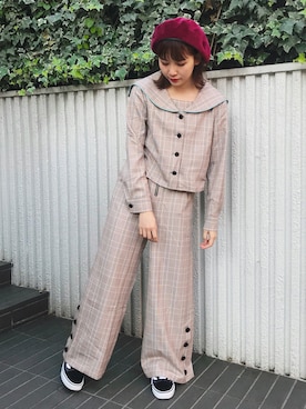 「アイテム（ハンチング/ベレー帽、レッド系）」を使った、庄司彩夏さん（レディース・159cm）の秋コーディネート