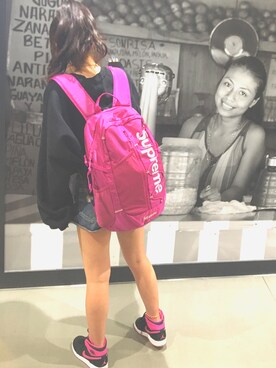 Supreme シュプリーム のバックパック リュック ピンク系 を使った人気ファッションコーディネート 年齢 15歳 19歳 Wear