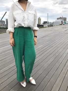 パンプスを使った 緑パンツ の人気ファッションコーディネート Wear