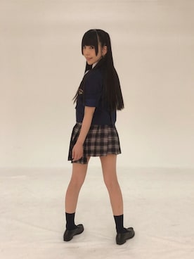 「うしろ姿」｜「アイテム（アンサンブル）」を使った、相沢梨紗さん（レディース・159cm）の冬コーディネート