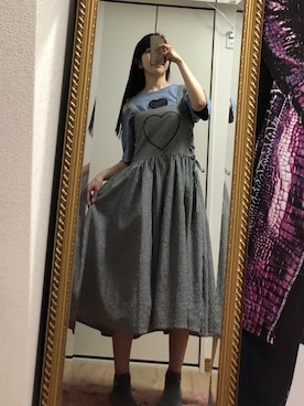 「オープンショルダー」｜「アイテム（ジャンパースカート）」を使った、相沢梨紗さん（レディース・159cm）の春コーディネート