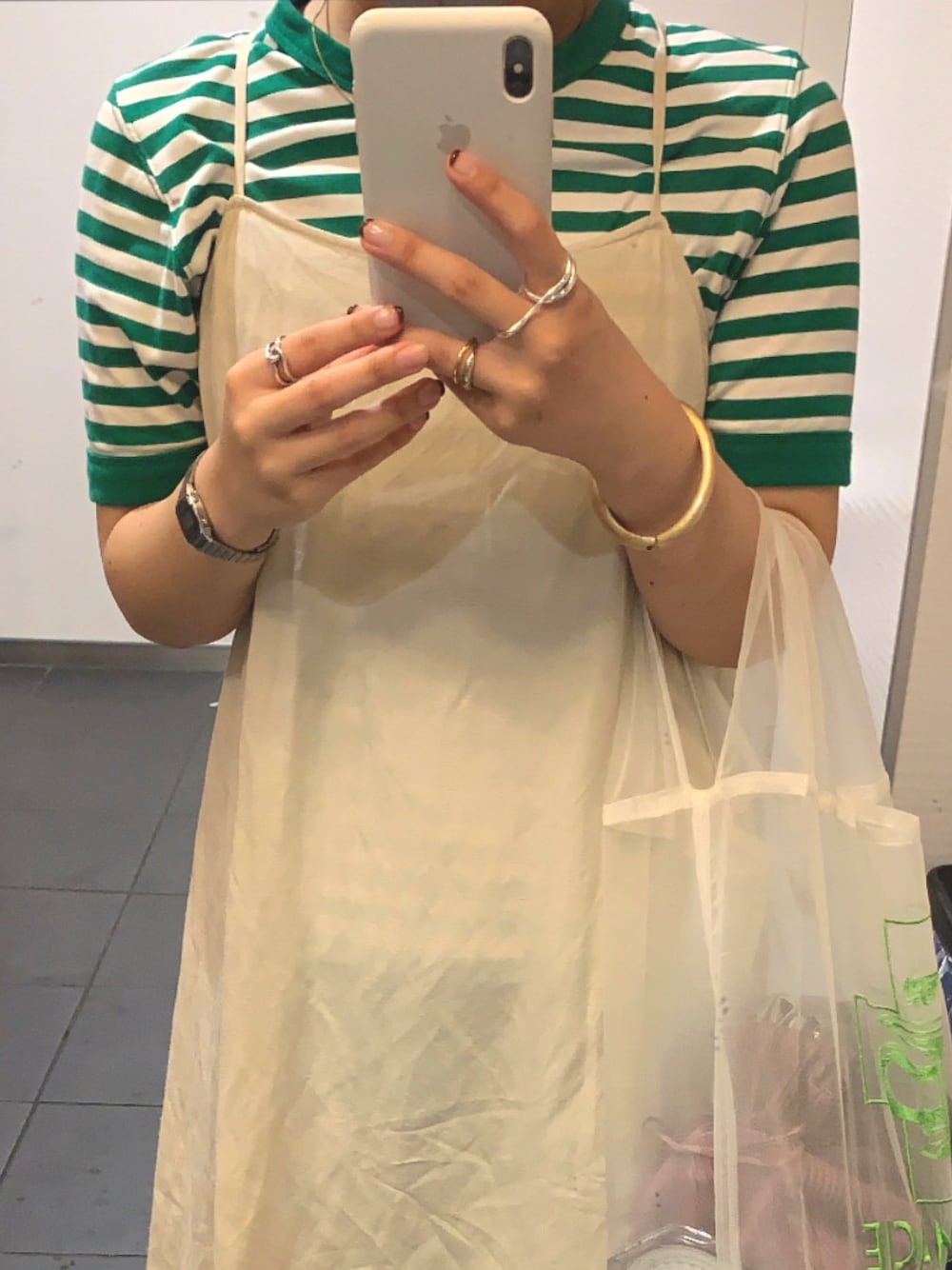 「JOURNAL STANDARDのテレデランVIS麻キャミワンピース◆2（ワンピース、ベージュ系）」を使った、mmtaro10さん（レディース・155cm）の夏コーディネートの1枚目の写真