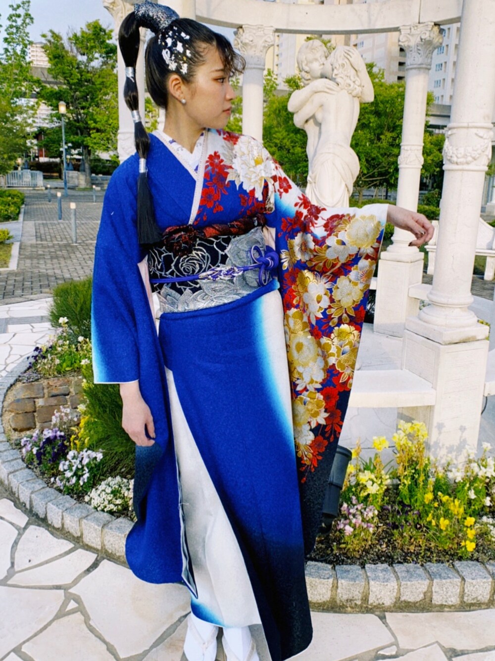 「振袖、着物、ブルー」｜「振袖のアイテム（着物、ブルー系）」を使った、小鳥さん（レディース・171cm）の春コーディネートの1枚目の写真