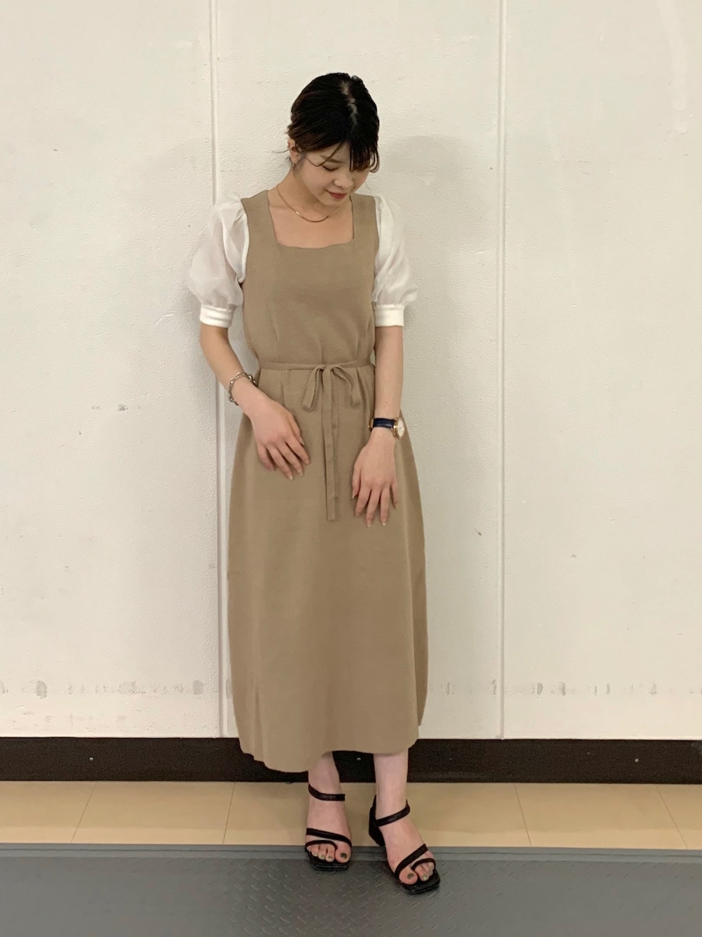 「フリーズマート(FREE'S MART)、オトナ女子、低身長、春夏コーデ、おしゃれさんと繋がりたい、今日のコーデ、ootd、シンプル、ワンピース、ベージュ」｜「FREE'S MARTの◆布帛ドッキング半袖ロングニットワンピース（ワンピース、ベージュ系）」を使った、томоиаさん（レディース・150cm）の春コーディネートの1枚目の写真