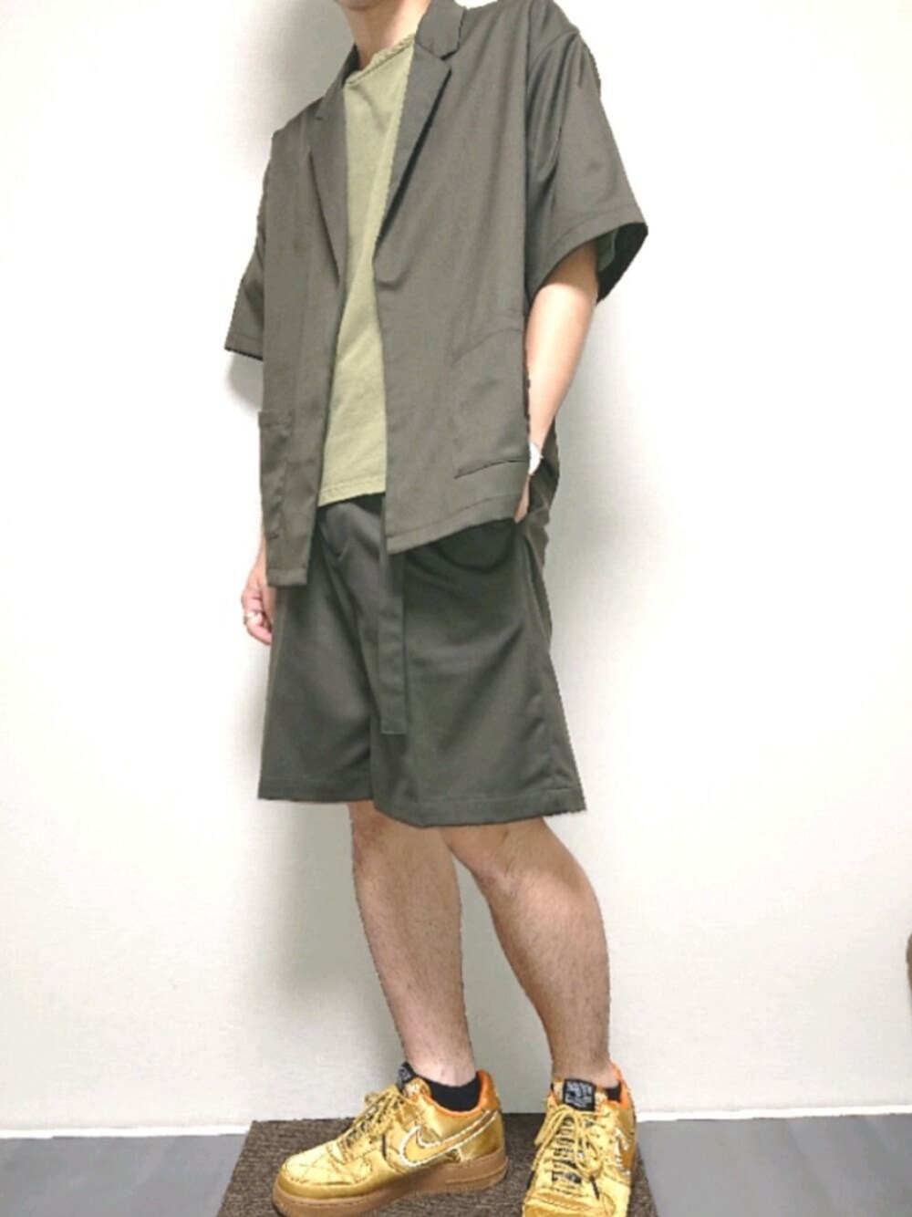 「休日コーデ、MONKEY TIME、NIKE、カーキ、セットアップ、スニーカー、ハーフパンツ、おしゃれさんと繋がりたい、スニーカーコーデ、夏」｜「MONKEY TIMEの＜monkey time＞ TR/TWL BELTED SHORTS/ショートパンツ（その他パンツ、グリーン系）」を使った、ta.kuさん（メンズ・168cm）の夏コーディネートの1枚目の写真