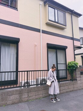 「FURLA（フルラ）のアイテム（バッグ、ホワイト系）」を使った、ショウショウさん（レディース・168cm）の冬コーディネート