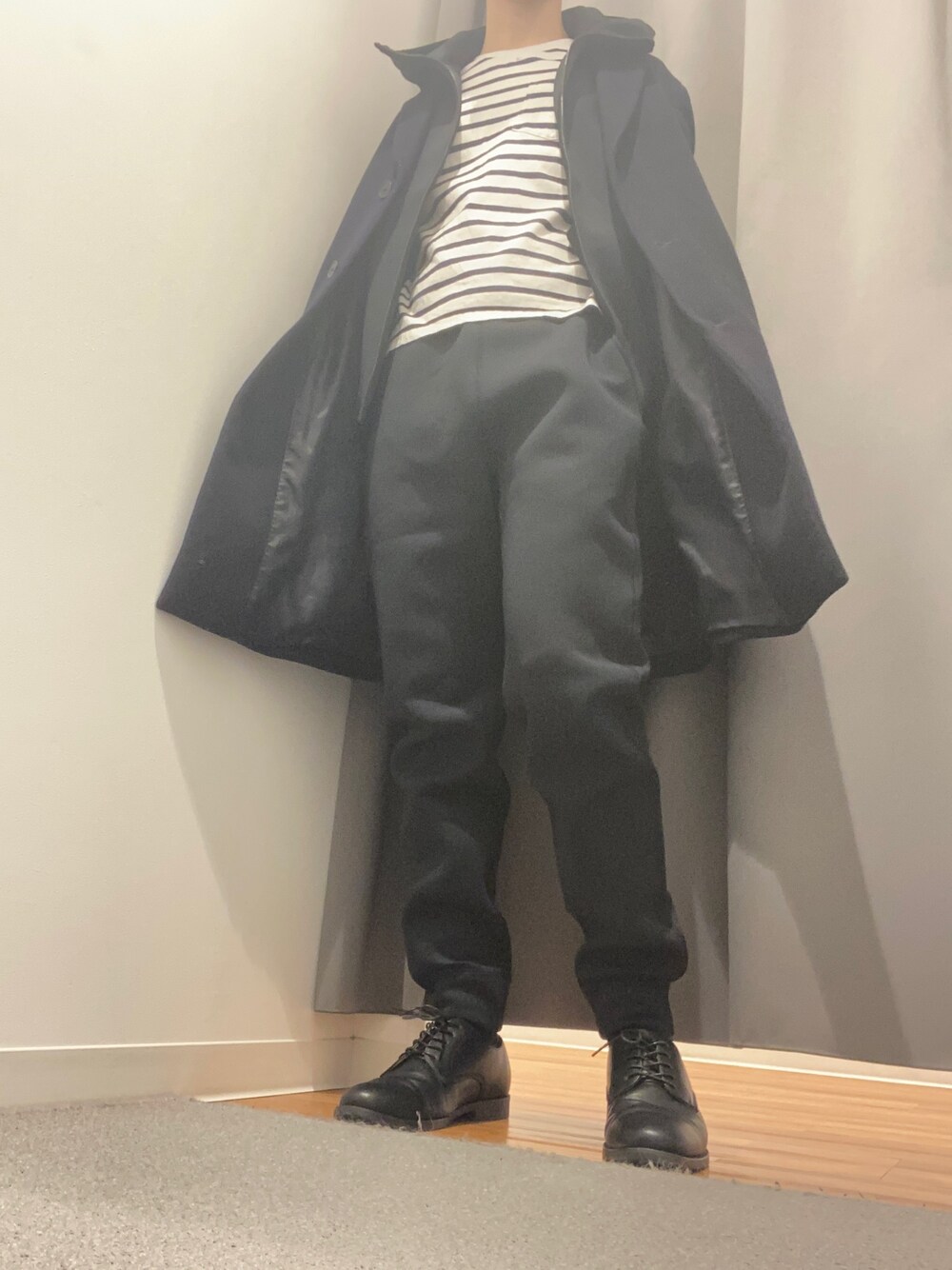 「カジュアル、ラフ、UNIQLO、GU、飛行機、野球、おしゃれさんと繋がりたい」｜「GUのアイテム（Tシャツ/カットソー、ブルー系）」を使った、足立佑介さん（メンズ・170cm）の冬コーディネートの1枚目の写真