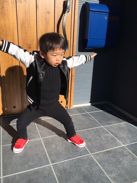 「赤い靴」｜「アイテム（ブルゾン）」を使った、komaさん（キッズ・80cm）の冬コーディネート