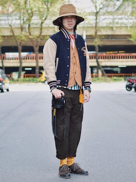 「WHILE（ワイル）のアイテム」を使った、CheHao羊奶さん（メンズ・170cm）の冬コーディネート