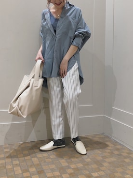 「ビッグシャツ」｜「アイテム（スリッポン）」を使った、mitaさん（レディース・155cm）の春コーディネート