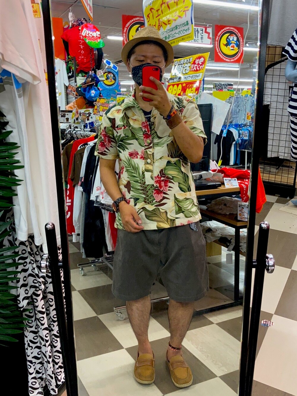 「アロハシャツ、夏コーデ、ショートパンツ、ローファー、ストローハット」｜「NANO universeの中古で安い　挑戦しやすい（ローファー、ゴールド系）」を使った、TSUYOSHIさん（メンズ・163cm）の夏コーディネートの1枚目の写真