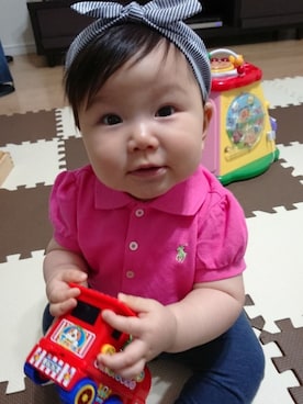 「RALPH LAUREN（ラルフ ローレン）のアイテム（ポロシャツ、ピンク系）」を使った、ゆーみんさん（キッズ・80cm）の春コーディネート