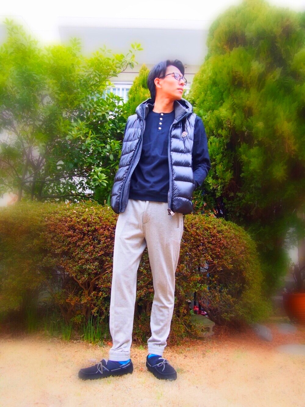 「オトナカジュアル、大人コーデ、はるコーデ、カジュアル、ダウンベスト、休日スタイル、フォローミー、fabbrica、fabbrica.uomo」｜「MONCLERのアイテム（ダウンベスト、ブラック系）」を使った、kazu0315さん（メンズ・178cm）の冬コーディネートの1枚目の写真