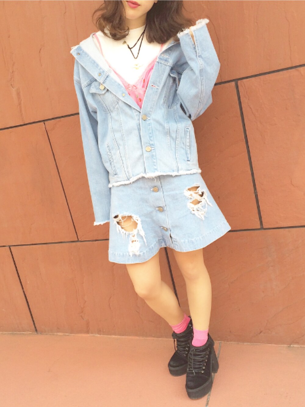 「Gジャン、セットアップ、ダメージデニム、クラッシュデニム、ootd、honeymihoney、春コーデ、デニムスカート、ジャケット」｜「HONEY MI HONEYのアイテム（デニムスカート、ブルー系）」を使った、kumicoさん（レディース・163cm）の春コーディネートの1枚目の写真