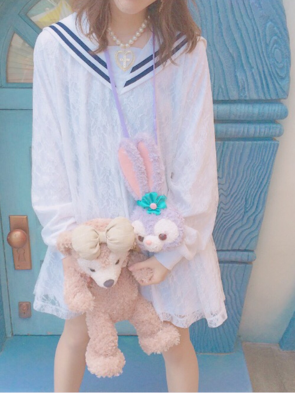 「春、レース、ワンピース、ディズニー、ディズニーコーデ、ホワイト」｜「Candy Stripperのアイテム（ワンピース、ホワイト系）」を使った、kumicoさん（レディース・163cm）の春コーディネートの1枚目の写真