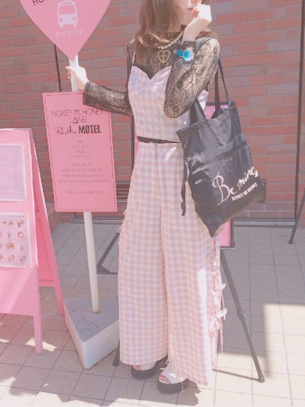 「ギンガムチェック、ピンク、春コーデ、春、2017ss、ootd、セットアップ、honeymihoney」｜「HONEY MI HONEYのアイテム（キャミソール、ピンク系）」を使った、kumicoさん（レディース・163cm）の春コーディネートの1枚目の写真