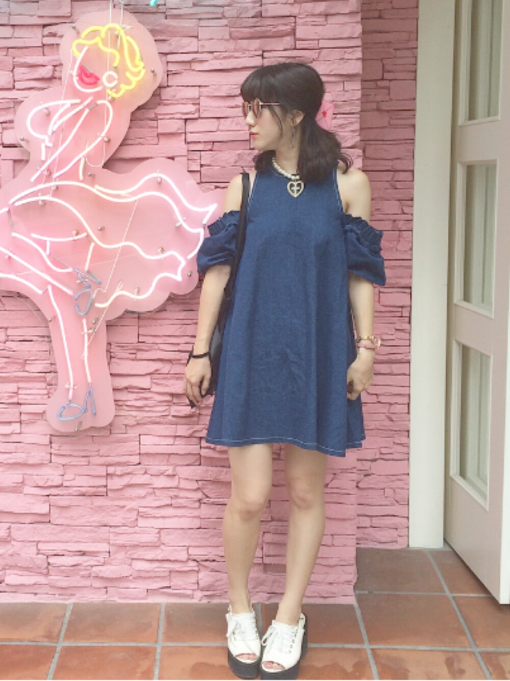 「honeymihoney、デニム、ootd、ワンピース」｜「HONEY MI HONEYのアイテム（ワンピース、ブルー系）」を使った、kumicoさん（レディース・163cm）の夏コーディネートの1枚目の写真