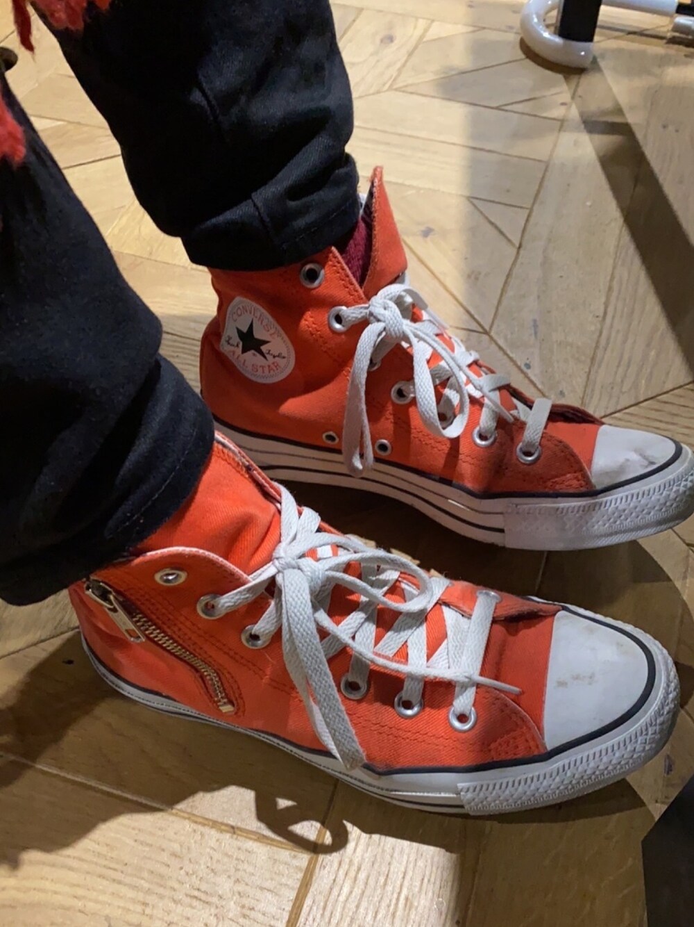 「CONVERSEのALL STAR WORKTWILL Z HI/オールスター　ワークツイル Z HI（スニーカー、オレンジ系）」を使った、ぽんさん（レディース・165cm）の冬コーディネートの1枚目の写真
