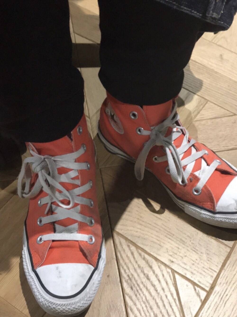 「CONVERSEのALL STAR WORKTWILL Z HI/オールスター　ワークツイル Z HI（スニーカー、オレンジ系）」を使った、ぽんさん（レディース・165cm）の冬コーディネートの1枚目の写真