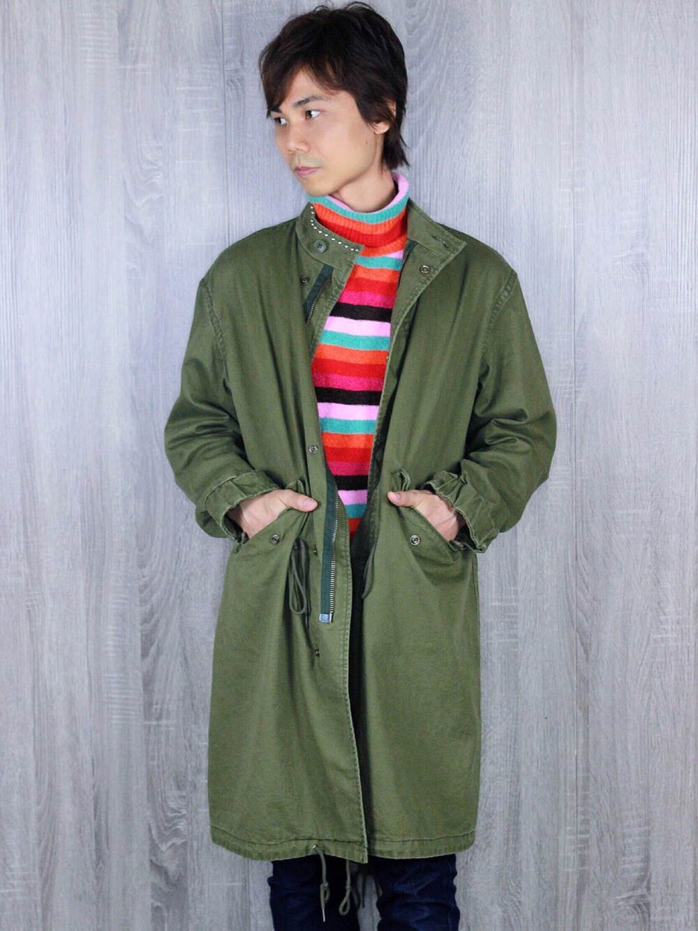 「SAINT LAURENT PARISのアイテム（ミリタリージャケット、グリーン系）」を使った、sermanさん（メンズ・176cm）の冬コーディネートの1枚目の写真