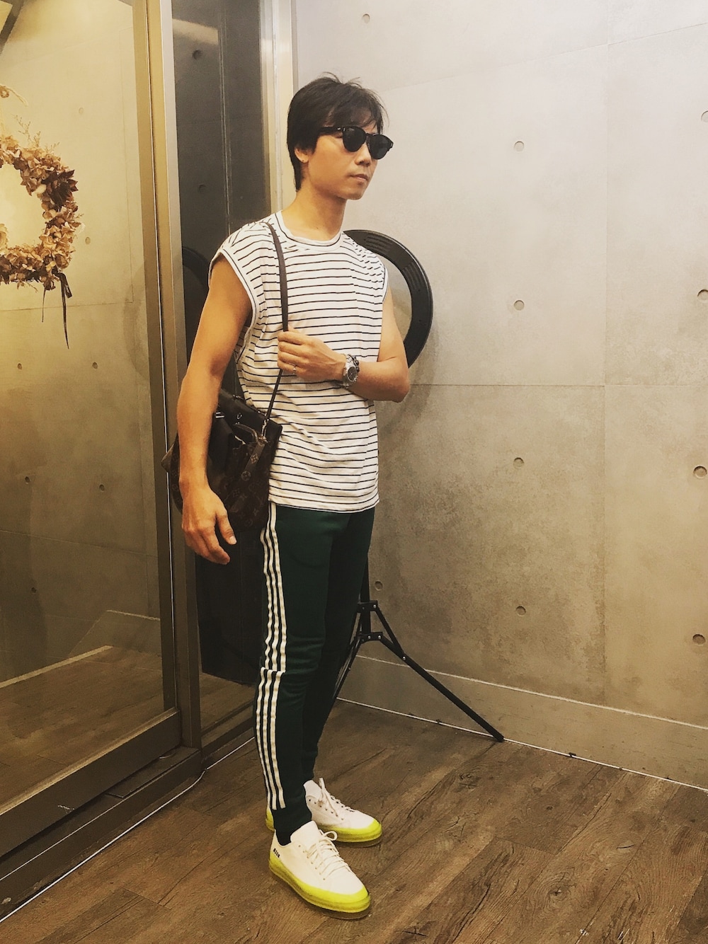 「Dior hommeのアイテム（サングラス、ブラック系）」を使った、sermanさん（メンズ・176cm）の夏コーディネートの1枚目の写真