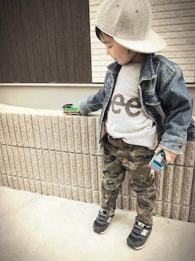 「abcd（ナシ）のアイテム（スウェット）」を使った、KANATAさん（キッズ・90cm）の春コーディネート