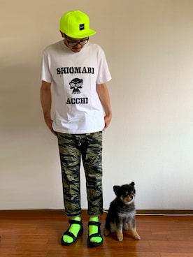 「ネオンイエロー」｜「アイテム（キャップ）」を使った、シオマリアッチさん（メンズ・172cm）の夏コーディネート