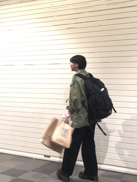 「UNIQLO（ユニクロ）のハイライズワイドストレートジーンズ（デニムパンツ）」を使った、maruさん（レディース・159cm）の秋コーディネート