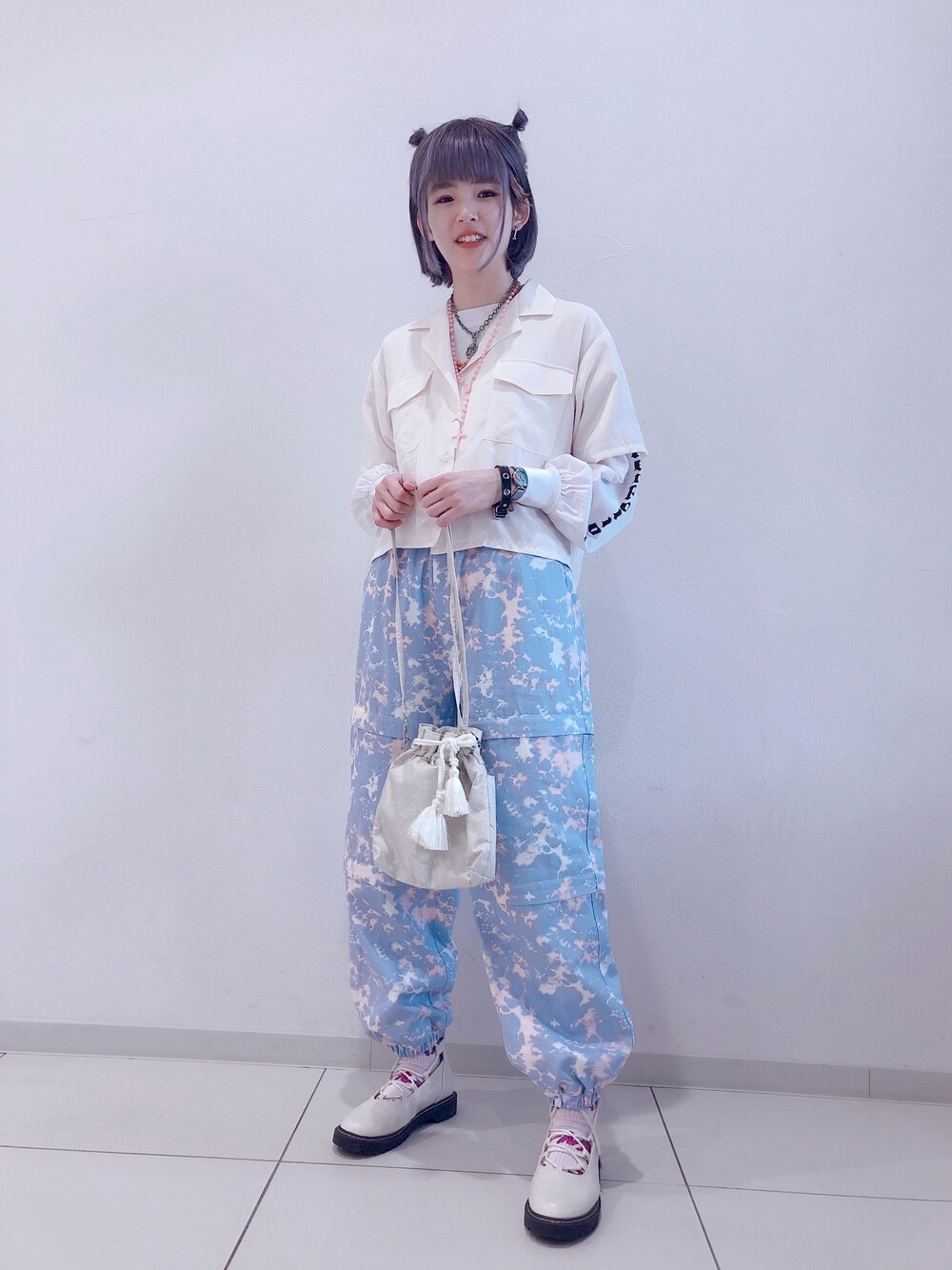 「おしゃれさんと繋がりたい、ootd、プチプラコーデ、プチプラ、くすみカラー、ストリート、個性派、シャツスタイル、原宿、フォローミー」｜「WEGOのWEGO/リネンタッチオープンカラーシャツ（シャツ/ブラウス、ホワイト系）」を使った、nemu17さん（レディース・162cm）の春コーディネートの1枚目の写真