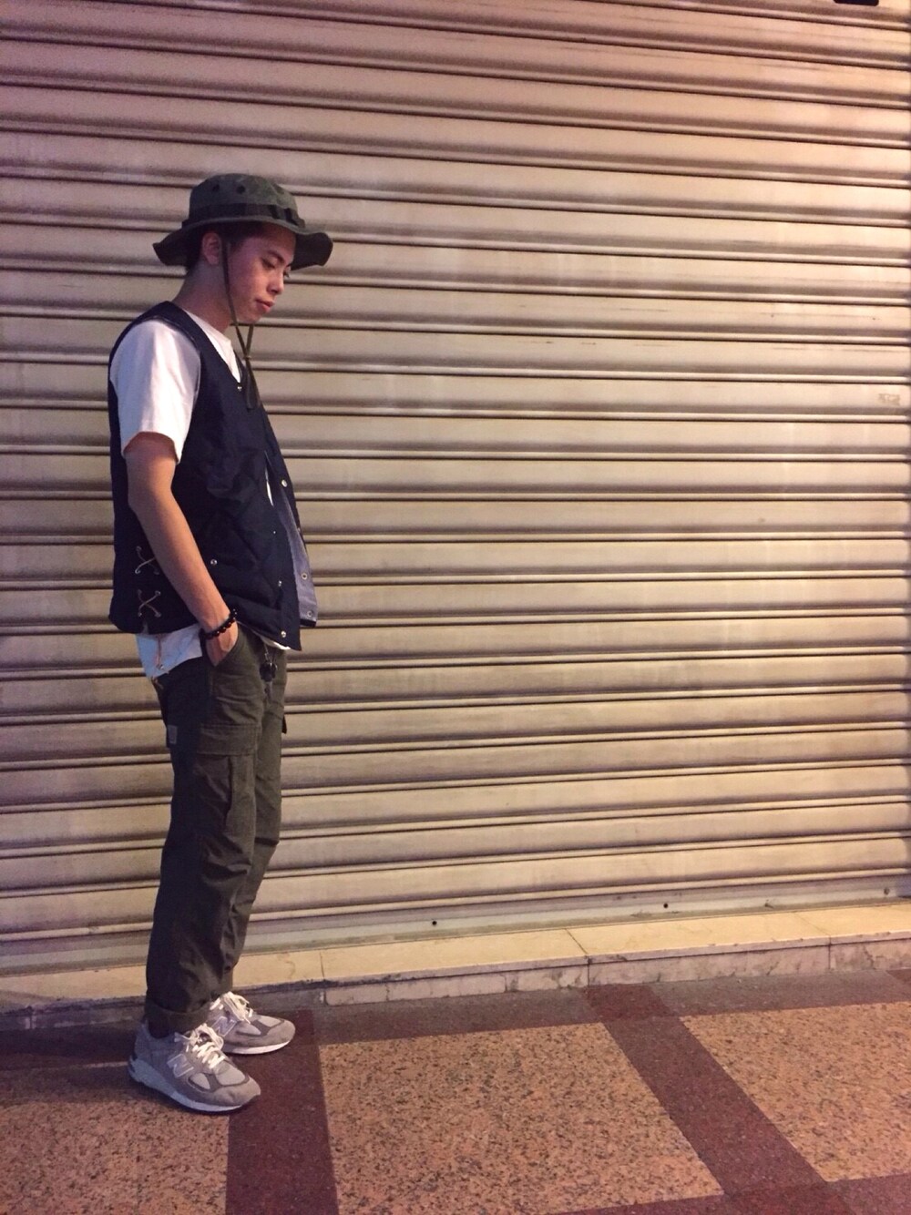「夏、シンプルスタイル」｜「Carhartt WIPのアイテム（その他パンツ、グリーン系）」を使った、Old Yenさん（メンズ・170cm）の夏コーディネートの1枚目の写真