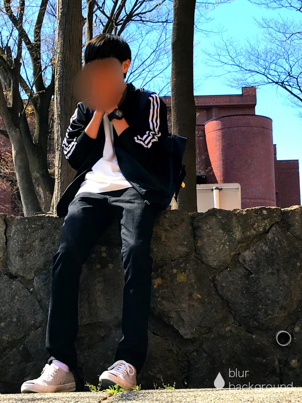 「春コーデ、adidas、Champion、NIKE、高校生、スキニーデニム、モノトーン、ジャージ、スポーツミックス、シンプル」｜「adidasのM ESSENTIALS 3ストライプス ジャージ（ジャージ、ホワイト系）」を使った、はら《フォロバ100%》さん（メンズ・174cm）の春コーディネートの1枚目の写真