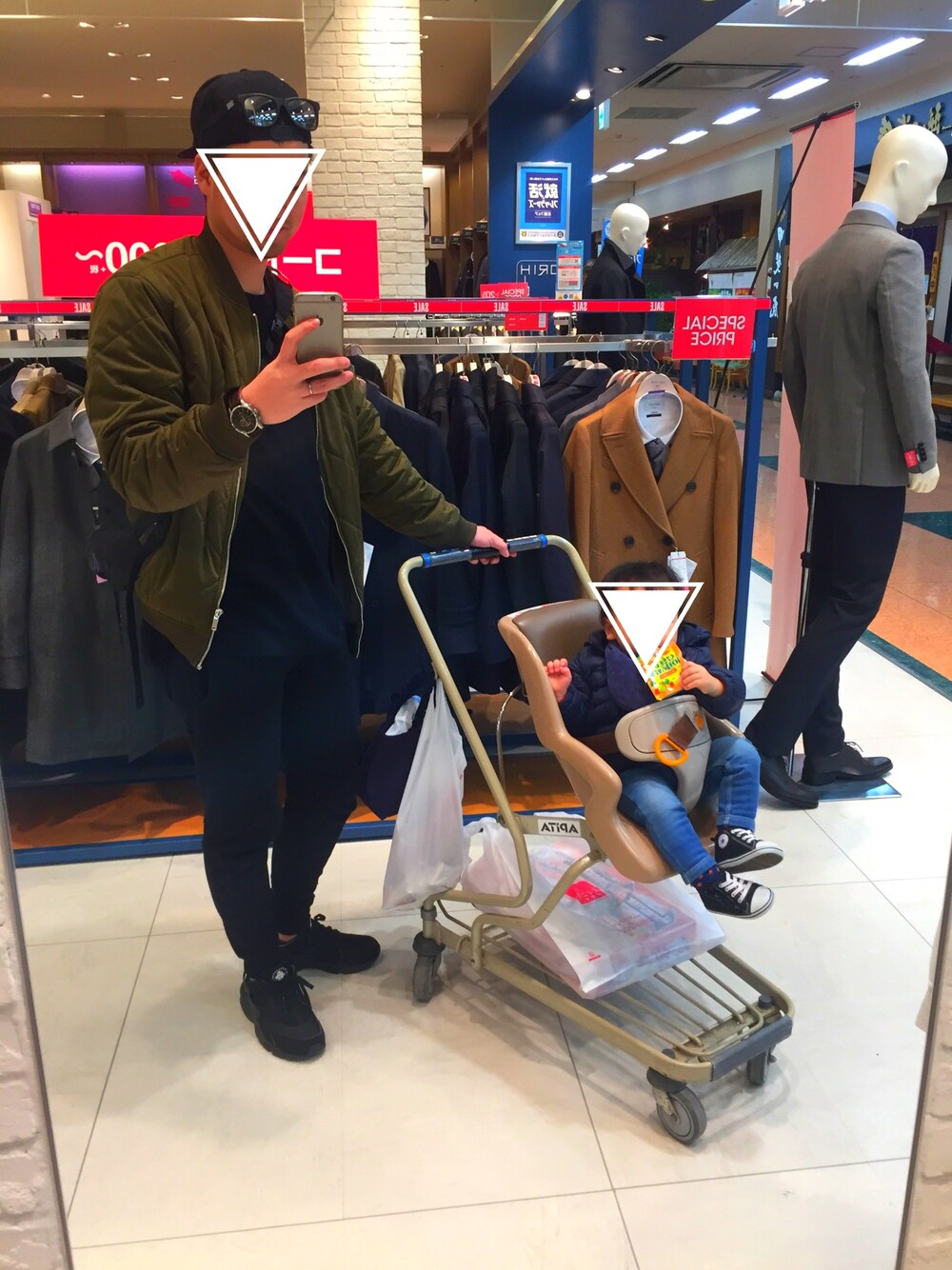 「休日スタイル、お洒落さんとつながりたい、プチプラ、MA-1、モノトーン、黒、ZARA、ラクチンコーデ」｜「VANSの【VANS/バンズ】マットフレームサングラス（サングラス、ブラック系）」を使った、setoshiさん（メンズ・184cm）の冬コーディネートの1枚目の写真