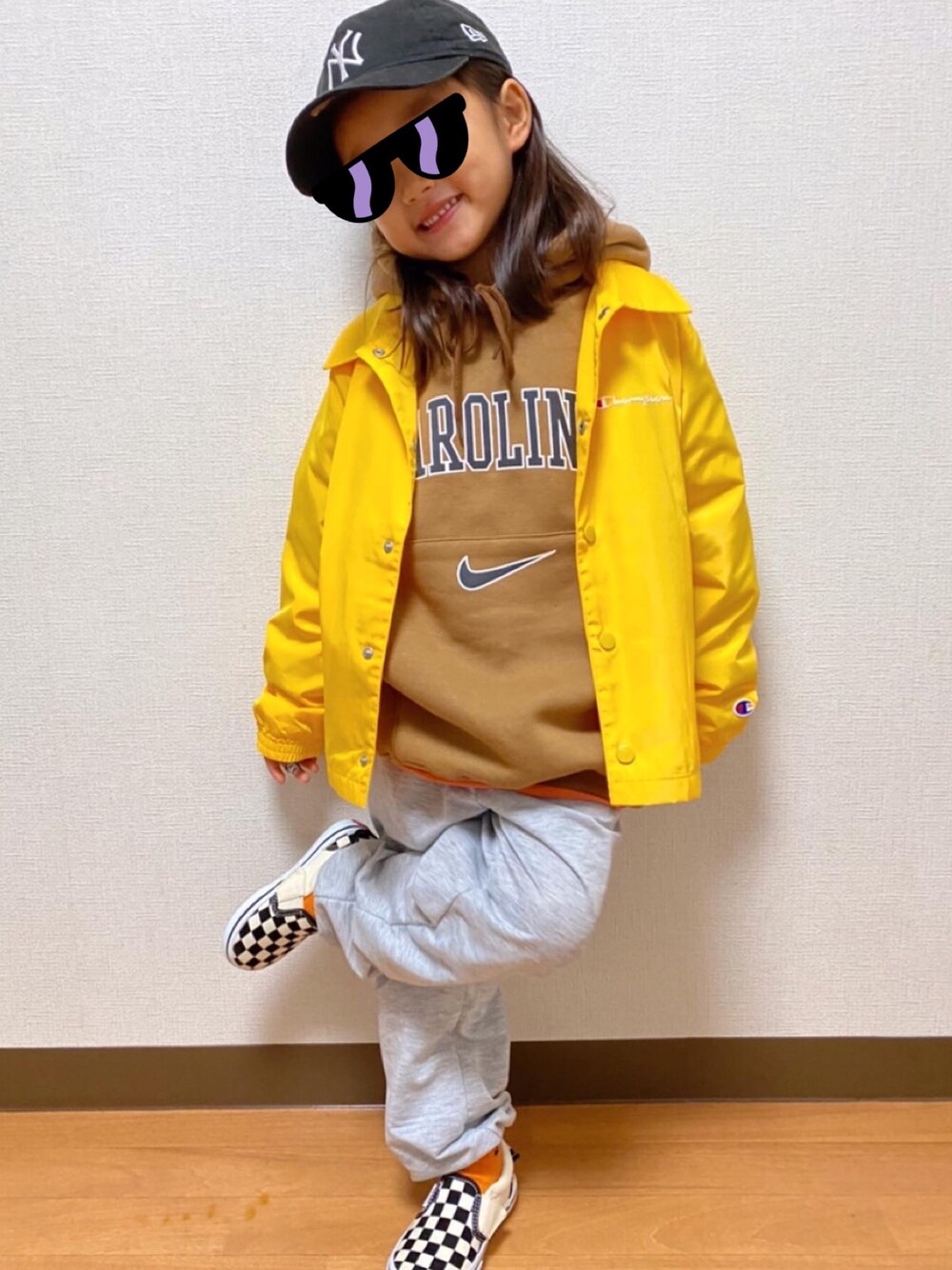 「ダンスレッスンコーデ、4歳女の子」｜「NIKEのアイテム（スウェット、ブラウン系）」を使った、RiRin..❤︎さん（キッズ・110cm）の冬コーディネートの1枚目の写真