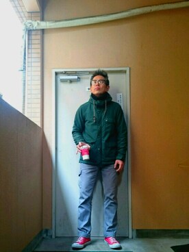 「アイテム（音楽/本・雑誌、レッド系）」を使った、たかぶんごさん（メンズ・171cm）の冬コーディネート