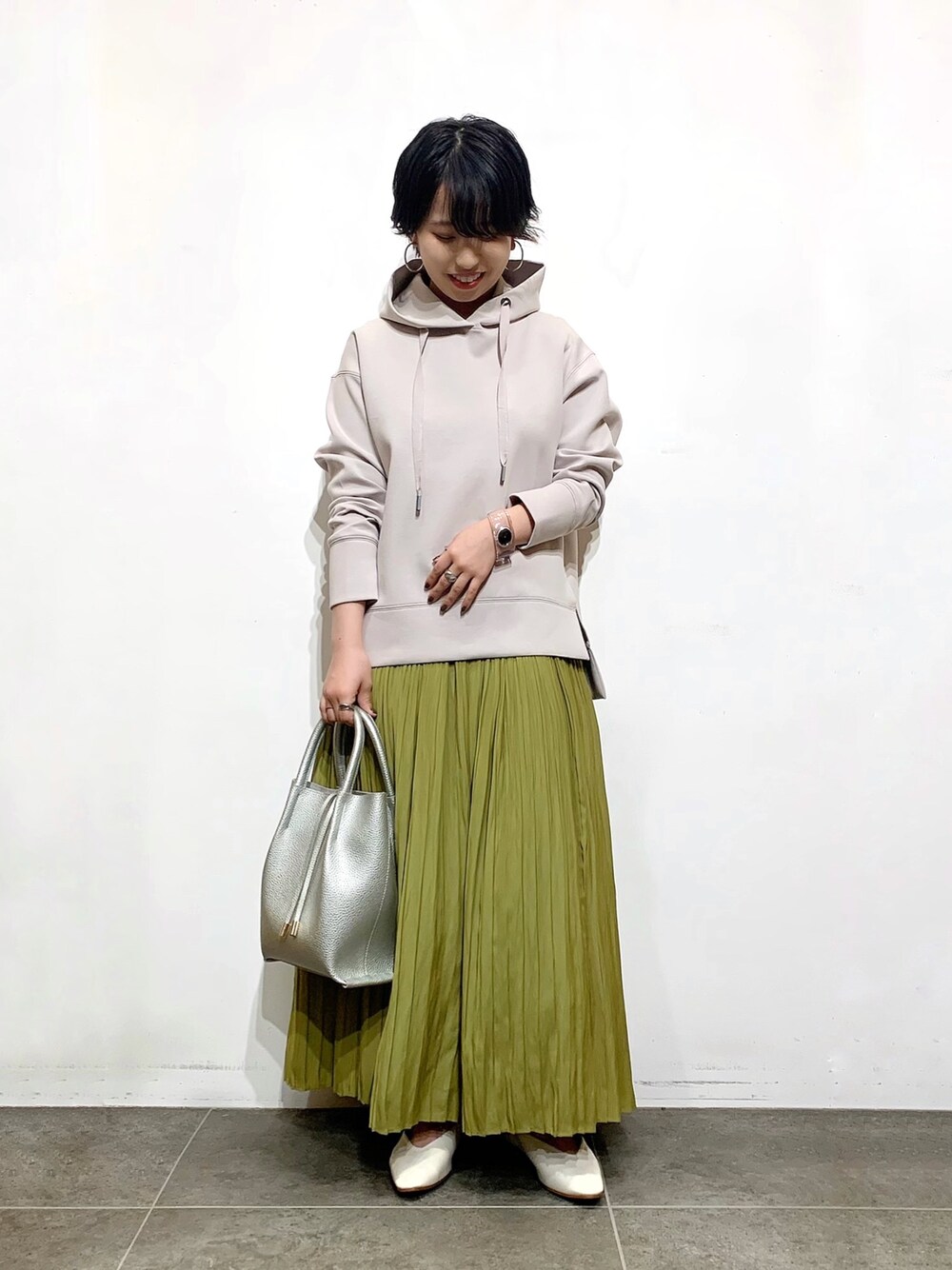 URBAN RESEARCH（アーバンリサーチ）の「ライトダンボールフーディー