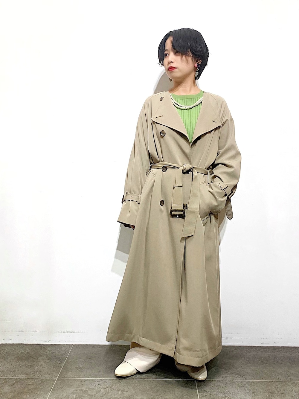 URBAN RESEARCH（アーバンリサーチ）の「ノーカラーロングトレンチ