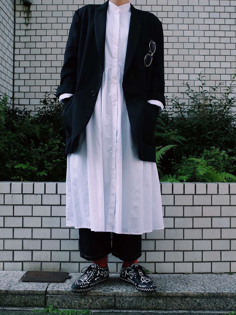 「adidas、adidas originals、JEREMY SCOTT、juliandavid、black、black and white、ootd、daily look」｜「JULIAN DAVIDのアイテム（テーラードジャケット、ブラック系）」を使った、mushr000000mさん（レディース・168cm）の秋コーディネートの1枚目の写真