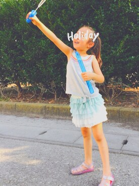 「GAP（ギャップ）のアイテム（Tシャツ/カットソー、グレー系）」を使った、hiyokonoTUKIさん（キッズ・110cm）の夏コーディネート