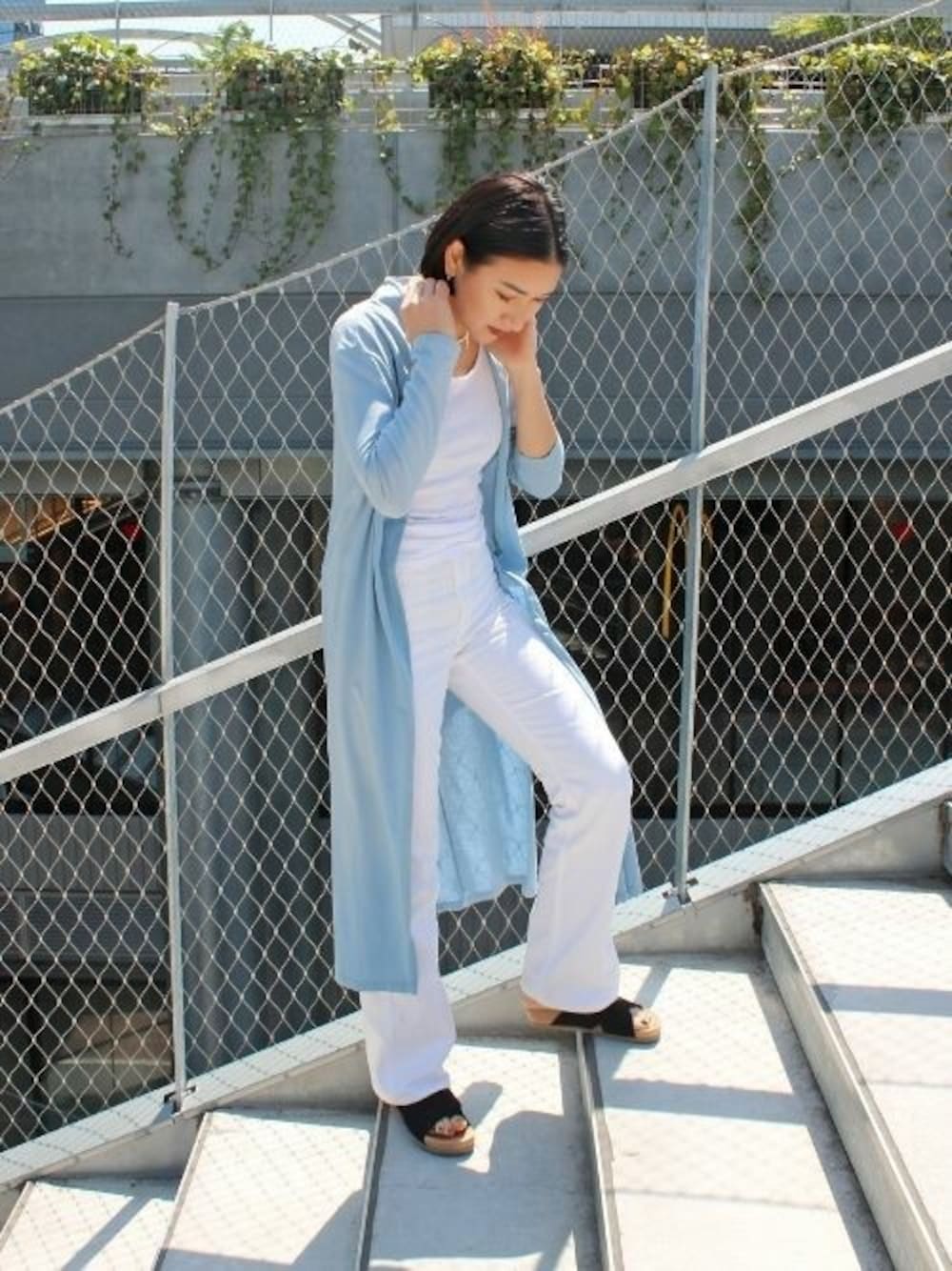 「Minnetonkaの【MINNETONKA】ミネトンカ　MILEY/ミレイ　サンダル（サンダル、ブラック系）」を使った、MINNETONKAONLINESHOPさん（レディース・160cm）の春コーディネートの1枚目の写真