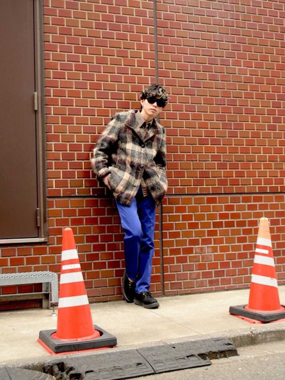 「古着、テーパードパンツ、undercover、driesvannoten、street、モードストリート、streetfashion、streetstyle、モヘアジャケット」｜「no brandのUsed - Gray シャドーチェック柄モヘアテーラードジャケット（テーラードジャケット、グレー系）」を使った、dude_harajukuさん（メンズ・178cm）の冬コーディネートの1枚目の写真