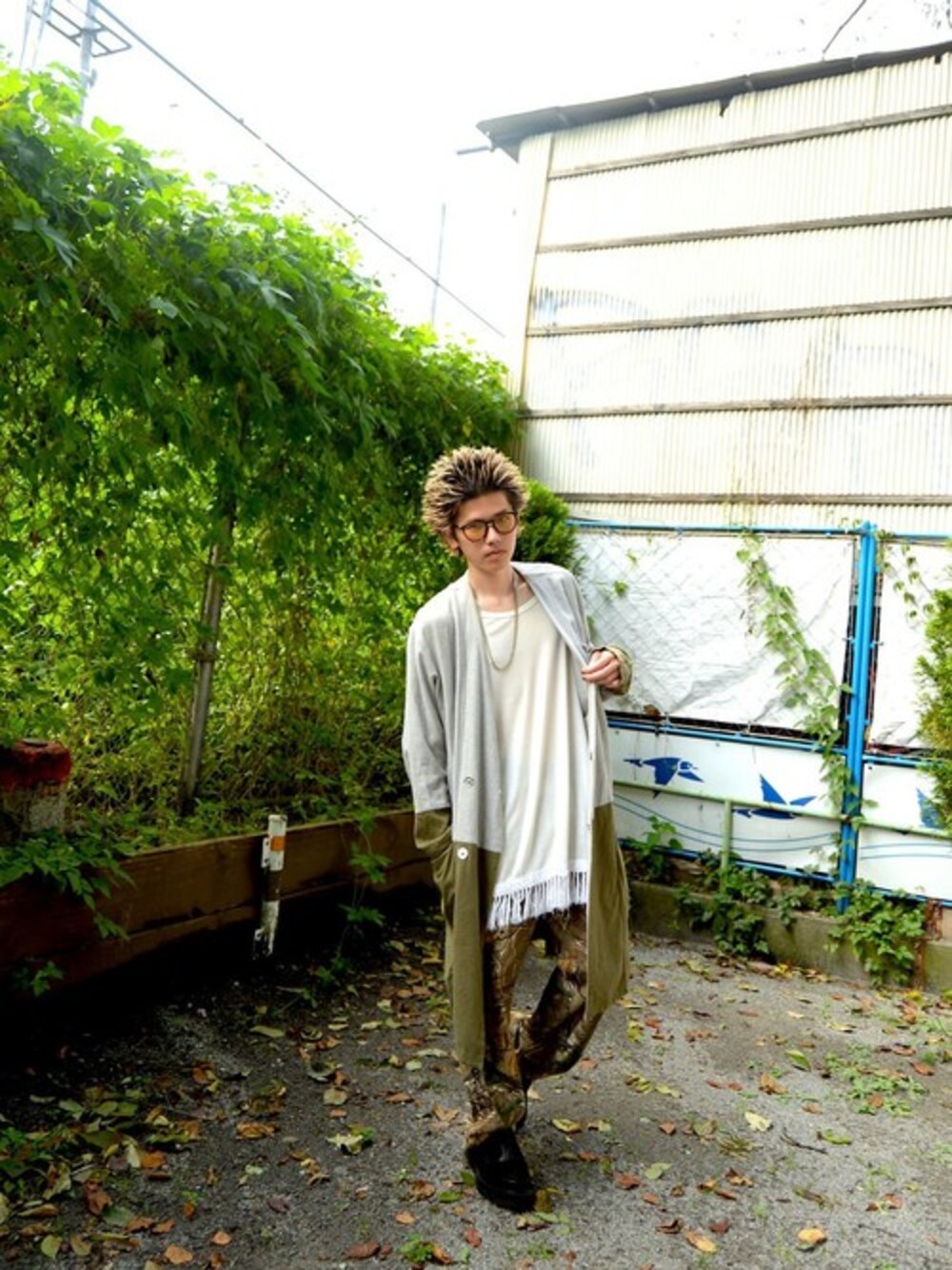 FACETASMのノーカラージャケットを使った人気ファッション