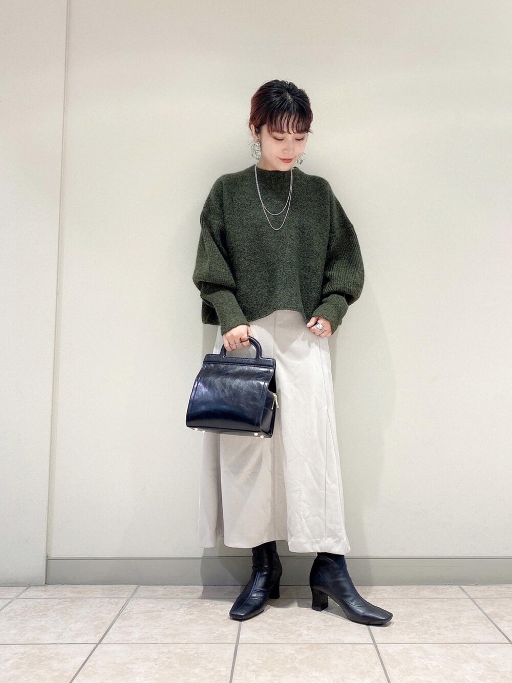 「JEANASiS、大人カジュアル、カジュアル、ニット、グリーン、カーキ、jsブーツしか勝たん、マイベストコーデ2020、フレアスカート」｜「JEANASISの５G二ジュウウスショートプルオーバー/925771（ニット/セーター、グリーン系）」を使った、サオリ(jeanasis)さん（レディース・154cm）の冬コーディネートの1枚目の写真