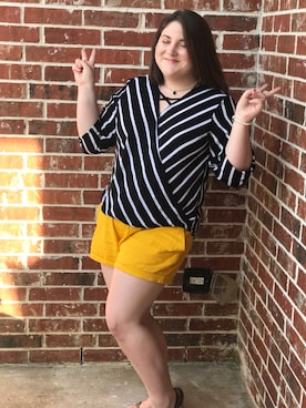 「business casual」｜「アイテム（パンツ）」を使った、Livy さん（レディース・165cm）の夏コーディネート