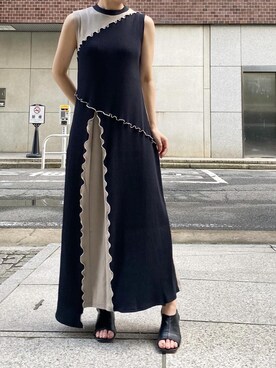 fumika  nishizawa使用「UNITED TOKYO（バイカラーメローワンピース）」的時尚穿搭