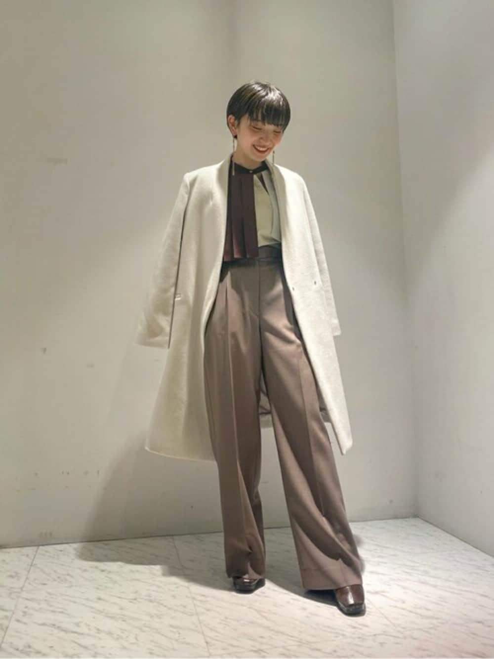 ユナイテッドTOKYO　Super'140カシミヤ混Vネックコートアイボリー美品 1671893240.jpg