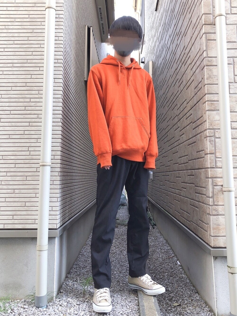 「wearhalloween2019、秋のコーデ、秋冬コーデ、ビッグシルエット、スニーカー、パーカー、スラックス、GU、かぼちゃ、converse」｜「GUのアイテム（パーカー、オレンジ系）」を使った、Manato「U170」さん（メンズ・168cm）の秋コーディネートの1枚目の写真