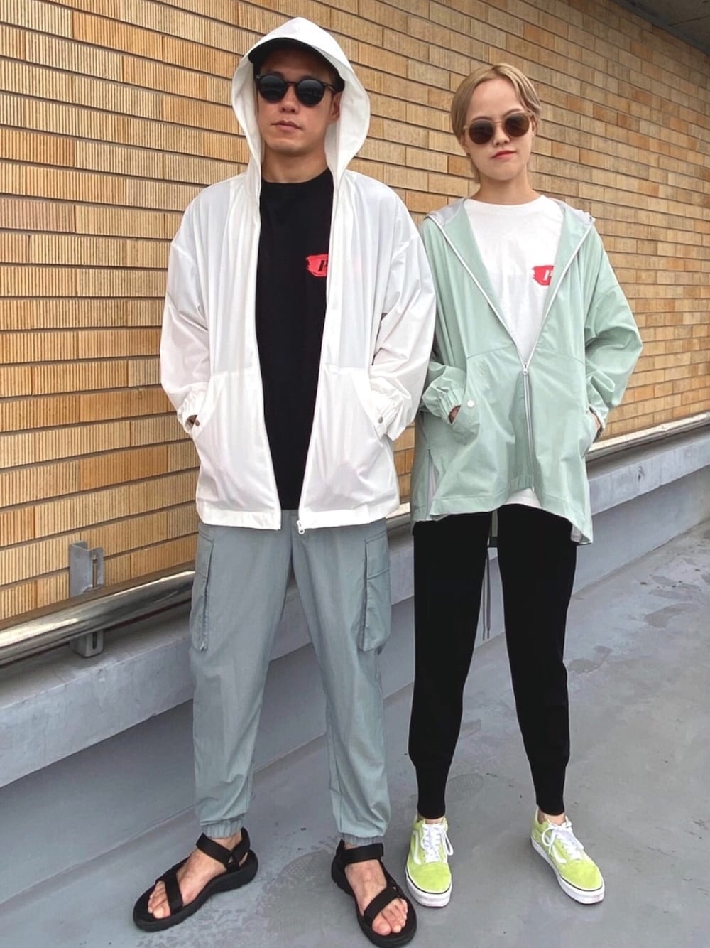 「パーカー、フーディー、フーディーコート、paulstuartadvance、ootd、outfit、大人カジュアル、genderless」｜「Paul Stuart advanceのJacobジョガーニットパンツ（スウェットパンツ、ブラック系）」を使った、paulstuartadvanceさん（レディース・166cm）の夏コーディネートの1枚目の写真