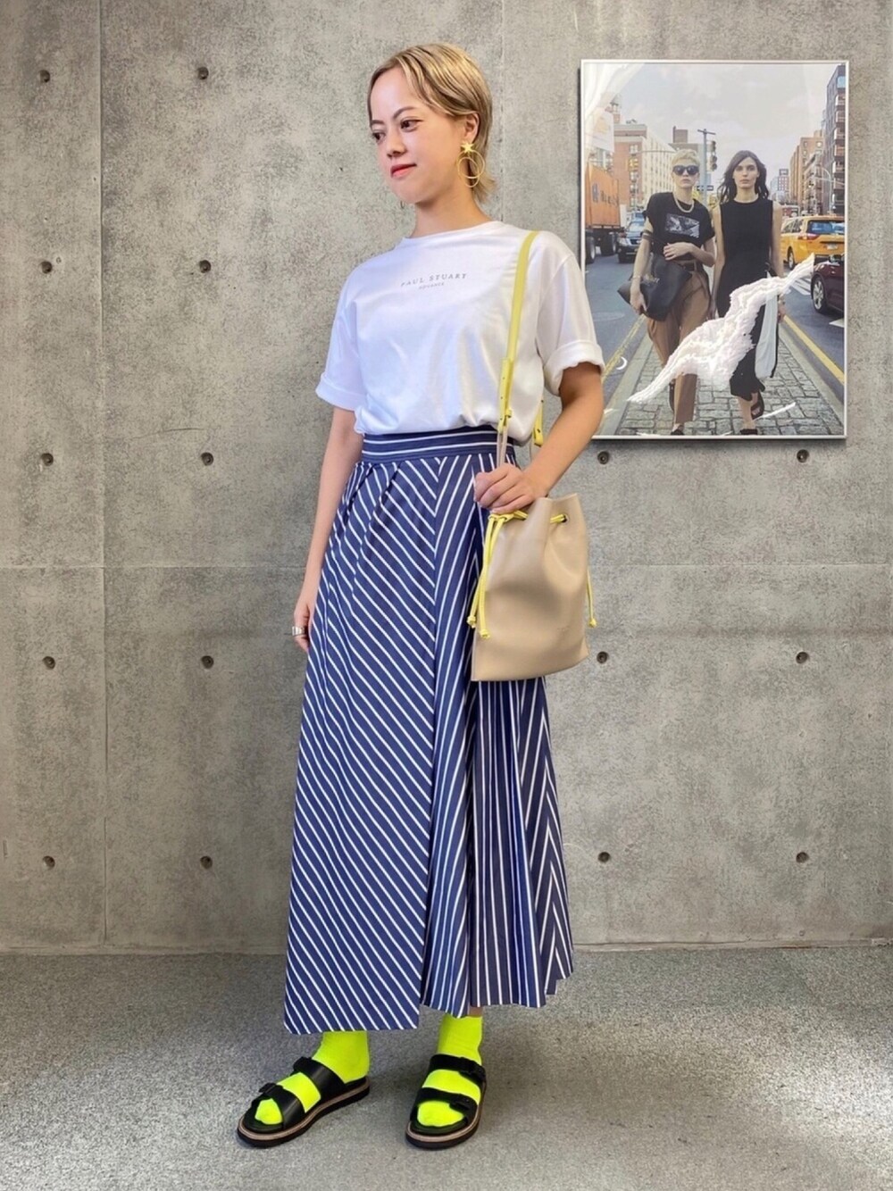 「イレヘムスカート、ストライプスカート、スカート、スカートコーデ、大人カジュアル、paulstuartadvance、ootd、outfit、skirt」｜「Paul Stuart advanceのJetブランドロゴTシャツ（Tシャツ/カットソー、ホワイト系）」を使った、paulstuartadvanceさん（レディース・166cm）の夏コーディネートの1枚目の写真